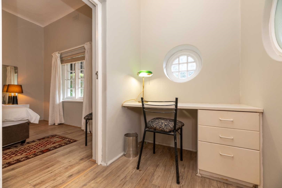 2 Bedroom Property for Sale in Sea Point Western Cape